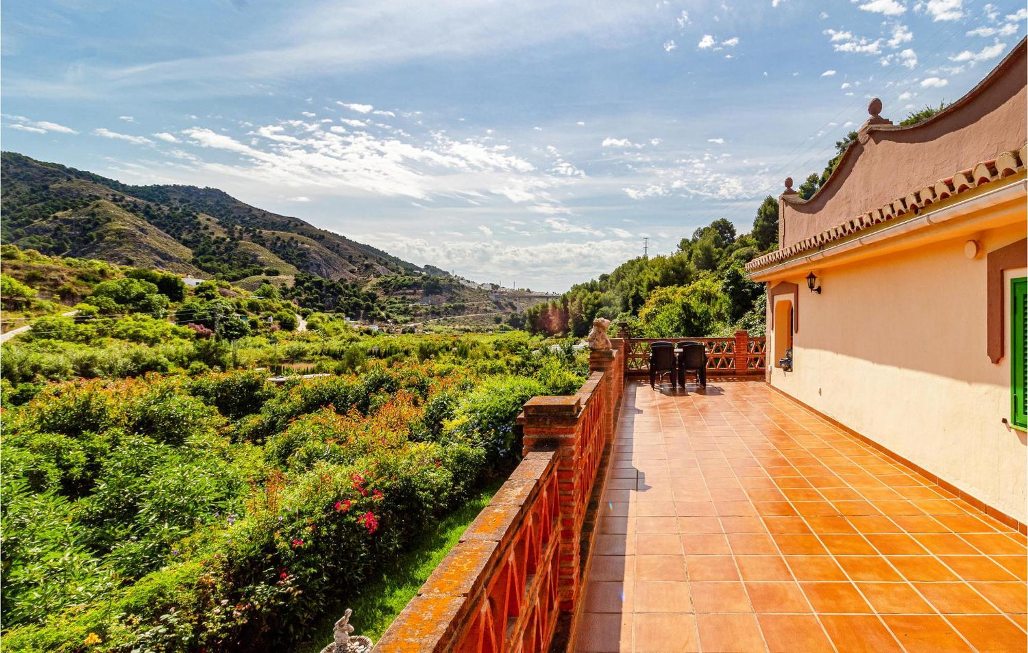 In With 3 Bedrooms, Wifi&outdoor Swimming Pool * Nerja