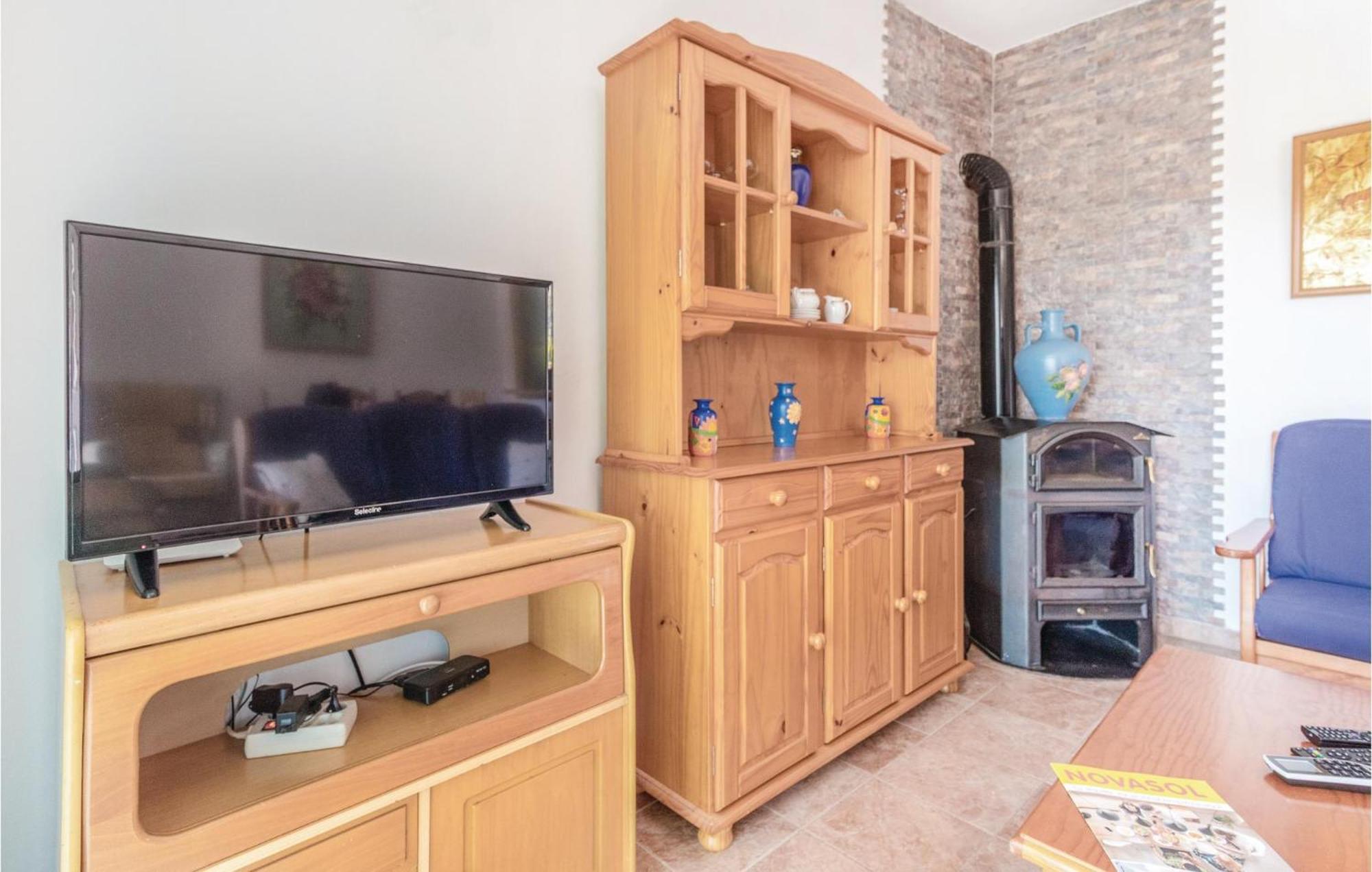 In With 3 Bedrooms, Wifi&outdoor Swimming Pool Vakantiehuis